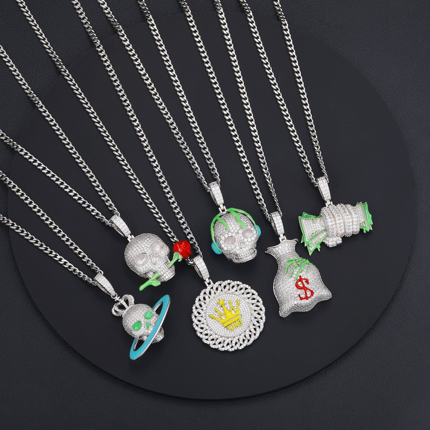 Colgantes clásicos de estilo brillante en plata de ley 925 con moissanita GRA.