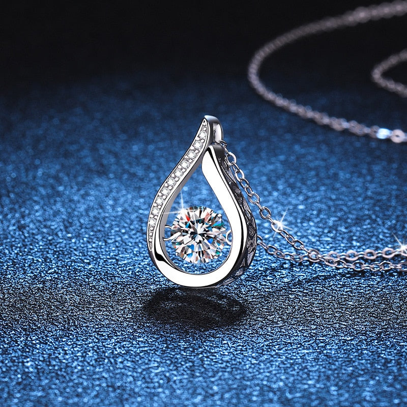 Colgante de gota de moissanita de 1,0 ct y 6,5 mm en plata de ley 925