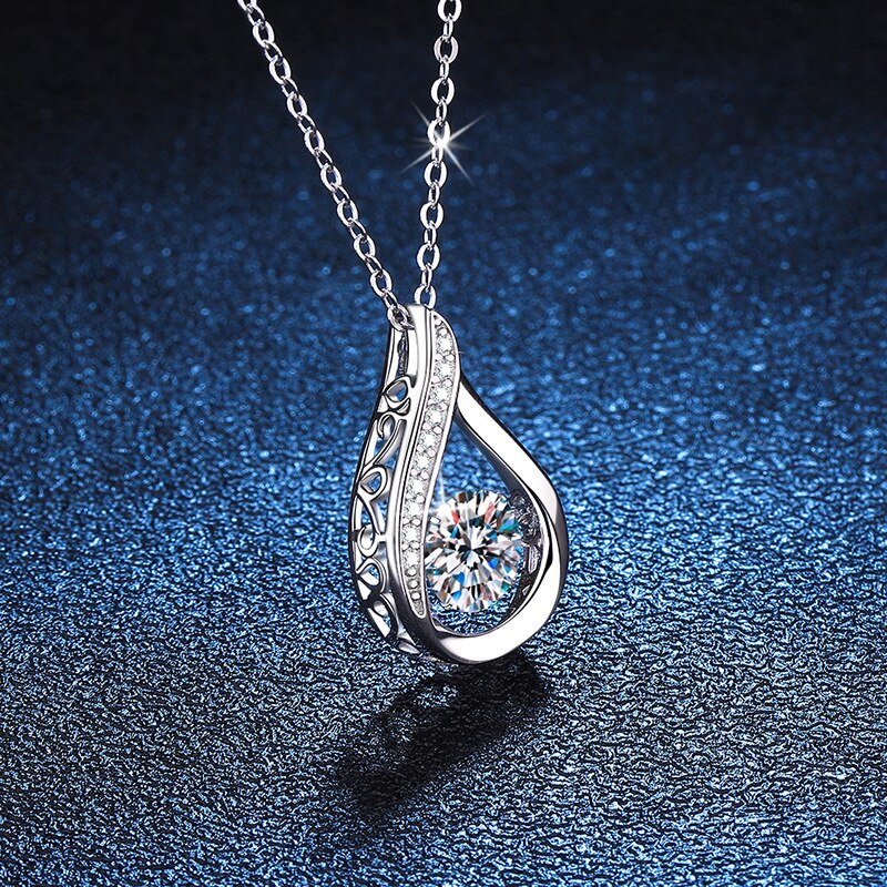 Colgante de gota de moissanita de 1,0 ct y 6,5 mm en plata de ley 925