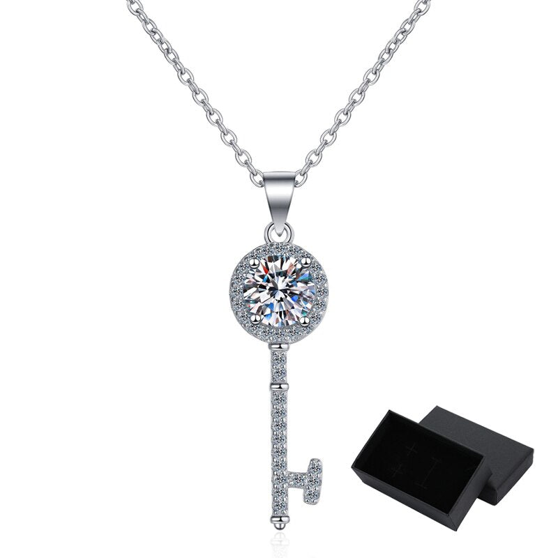 Moissanite 0,5-1ct Pendant Key, 925 Sterling Silver Plated with White Gold