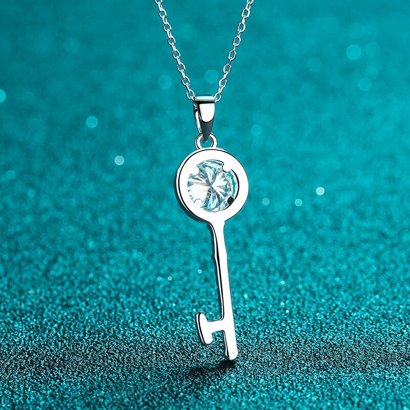 Moissanite 0,5-1ct Pendant Key, 925 Sterling Silver Plated with White Gold