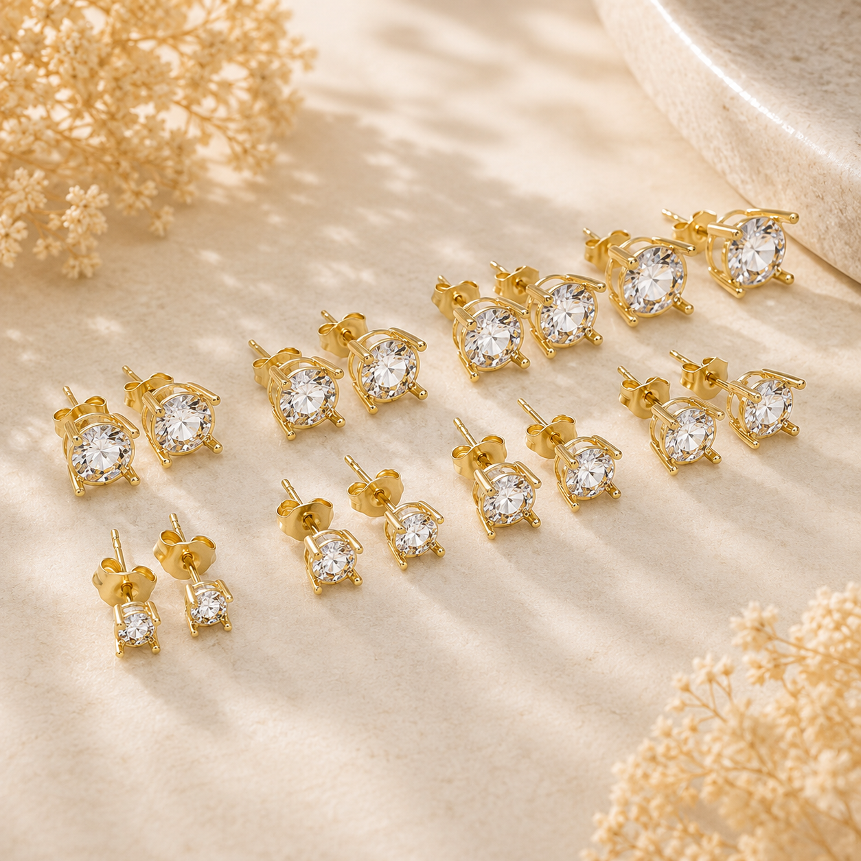 Round Diamond Earrings in 14K Gold