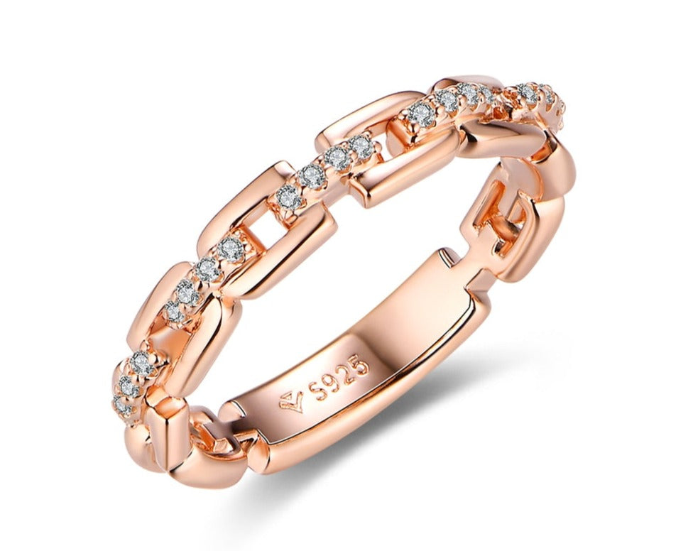 Anillo navideño de moissanita en plata de ley 925 con baño de oro blanco, rosa o amarillo.