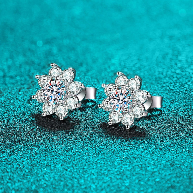 0.3-0.5CT White Gold Moissanite Earrings in 925 Sterling Silver