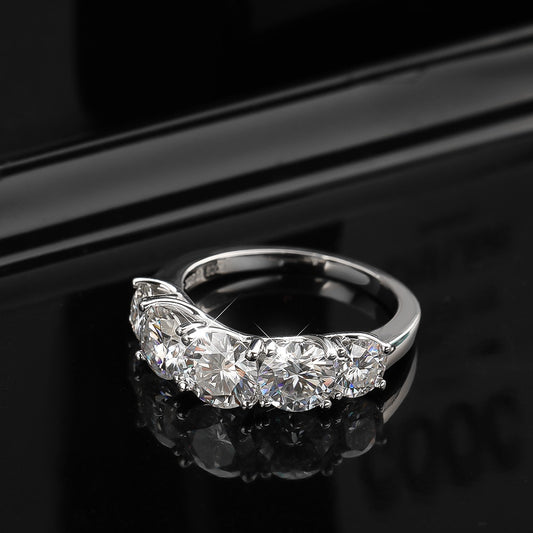 Anillo de moissanita de 5 piedras y 3,6 quilates en plata de ley 925