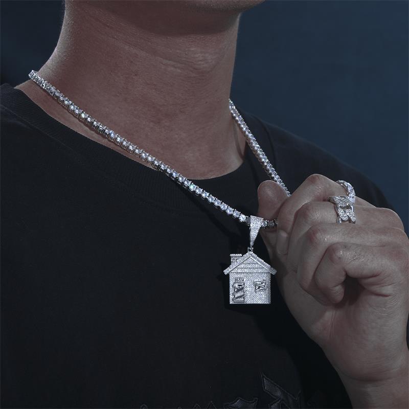 Moissanit-Trap-House-Anhänger aus 925er Sterlingsilber.