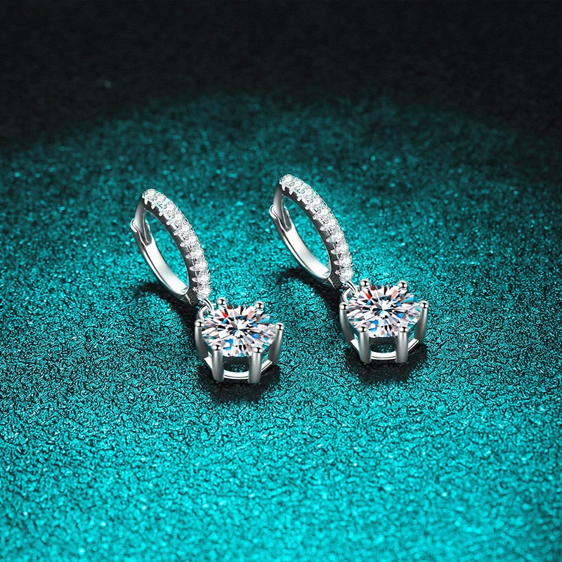 Pendientes colgantes de moissanita de 2 ct chapados en oro blanco, plata de ley 925.