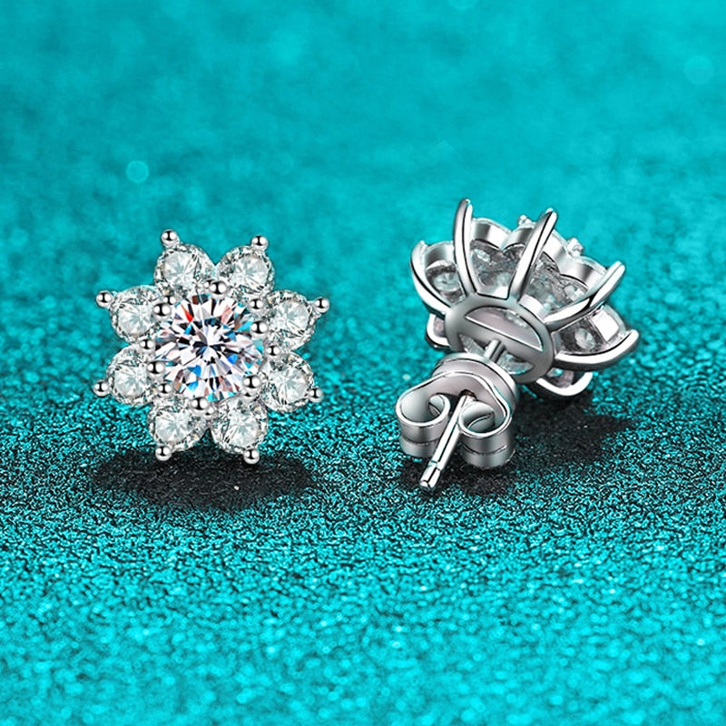 0.3-0.5CT White Gold Moissanite Earrings in 925 Sterling Silver