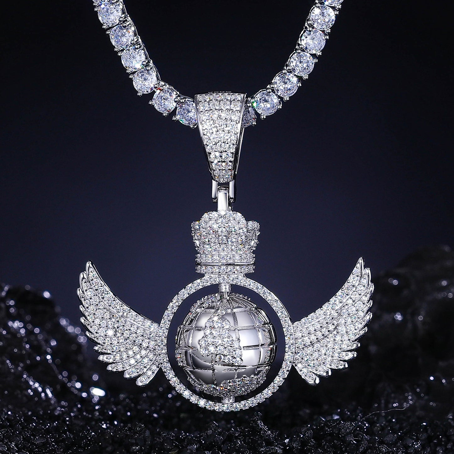 Colgante global giratorio de moissanita en plata de ley 925.